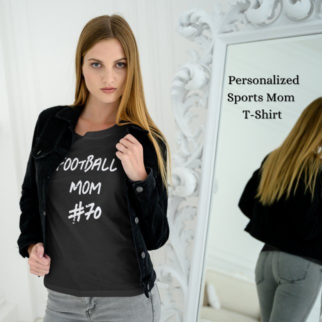 Coole Mama Spieler Nummer Schwarz und Weiß T-Shirt (Personalized Sports Mom T-Shirt)