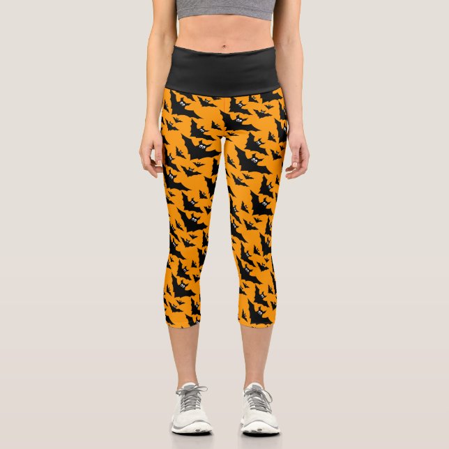Coole niedliche Fledermäuse Halloween-Muster Capri Leggings (Vorderseite)