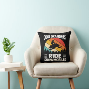 Coole Omas fahren Schneemobile Vintage-Sonnenunter Kissen