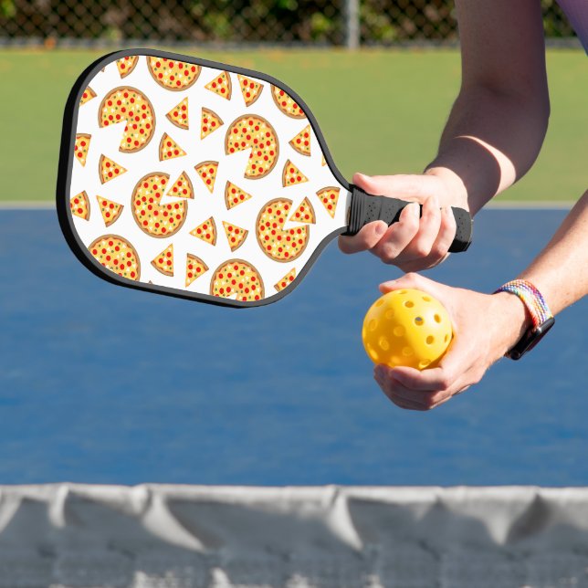 Coole Pizzas und Schnitte auf Weiß Pickleball Schläger (InSitu)