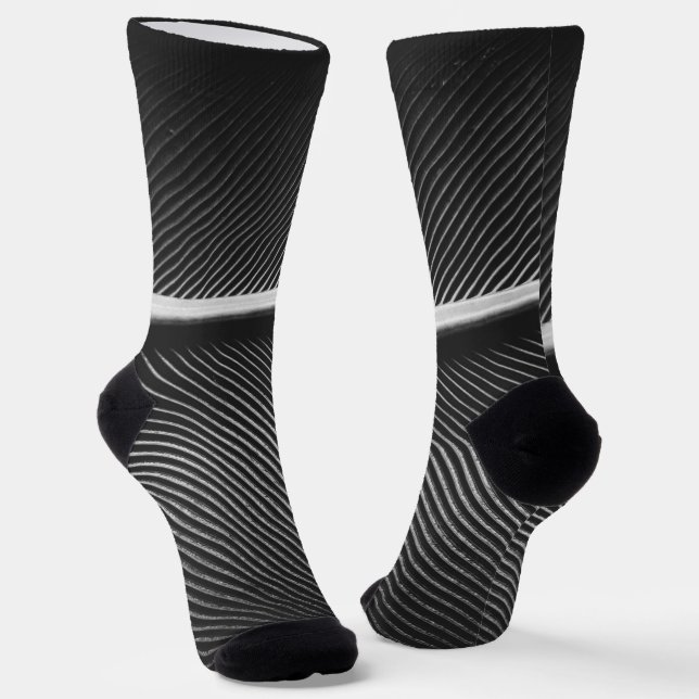 Coole silbergraue, elegante geometrische Linien Socken (Gewinkelt)