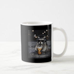 Coole Sonnenbrille Waschbär trinkt Eiskaffee Kaffeetasse