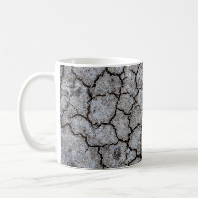 Coole trockene Erde während einer Dürre Kaffeetasse (Links)