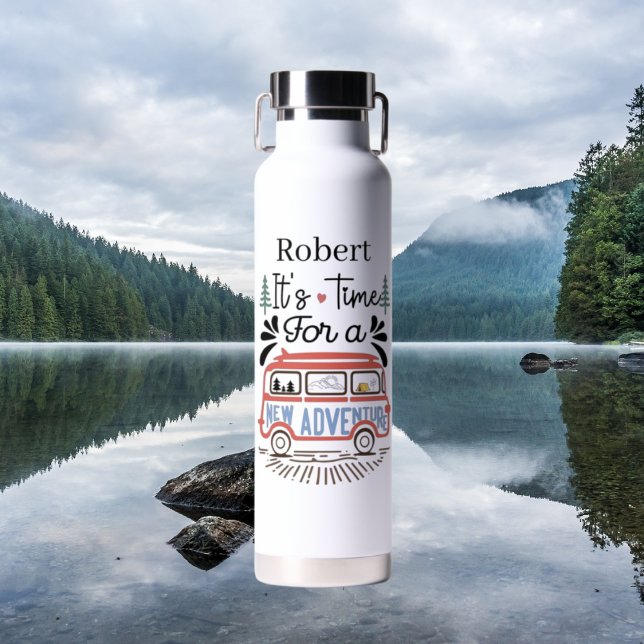 coole Zeit Neues Abenteuer Name hinzufügen Trinkflasche (Von Creator hochgeladen)