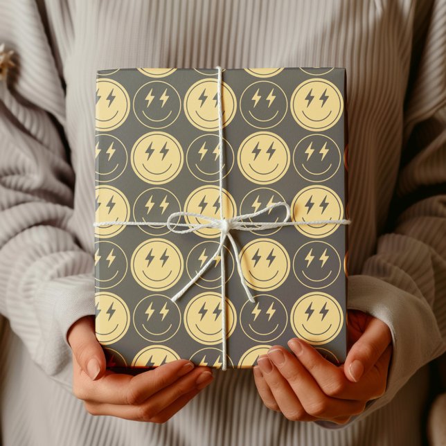 Coolen Jungen erleben den ersten Geburtstag eines  Geschenkpapier (Von Creator hochgeladen)