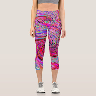 Cooler Abstrakter Retro Hot Pink und Roter Blütenw Capri Leggings