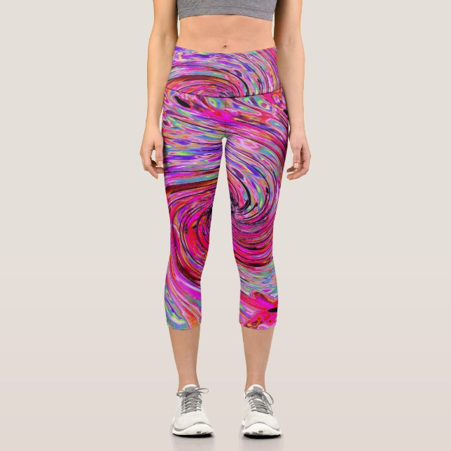 Cooler Abstrakter Retro Hot Pink und Roter Blütenw Capri Leggings (Vorderseite)