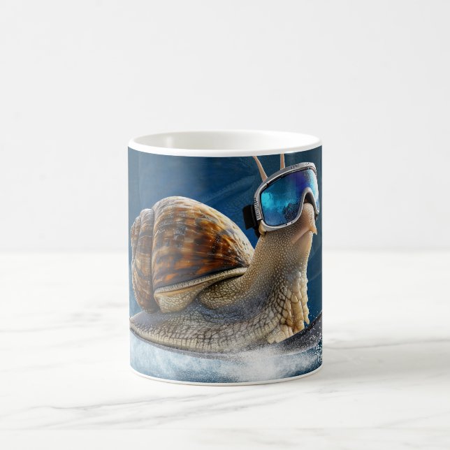 Cooler als die Erholung, die Snowboardsnail. Kaffeetasse (Mittel)