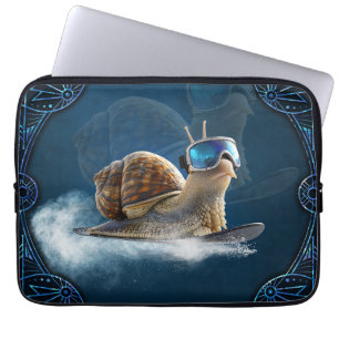Cooler als die Erholung, die Snowboardsnail. Laptopschutzhülle