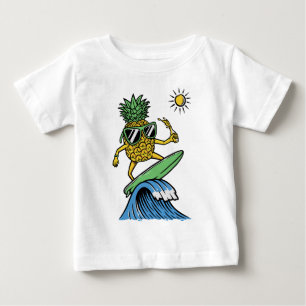 Cooler Ananas surft im Meer Lebhafter Strand Baby T-shirt