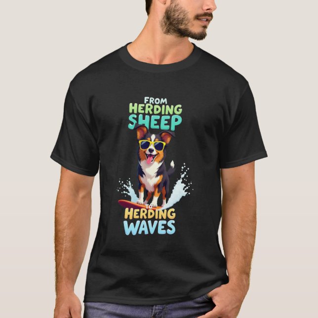 Cooler Australian Shepherd Surfer Hund T-Shirt (Vorderseite)