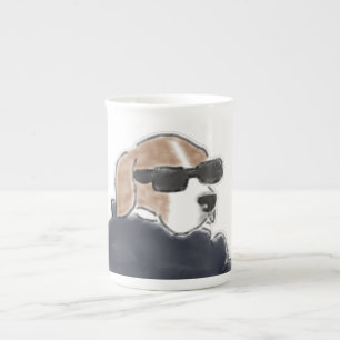 Cooler Beagle-Hund mit Sonnenbrille und Jacke Illu Prozellantasse