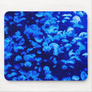 Cooler Blaue Qualle aus Electric in Deep Blue Sea Mousepad
