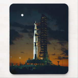 Cooler bunter Apollo-Mond-Auftrag am Launchpad Mousepad