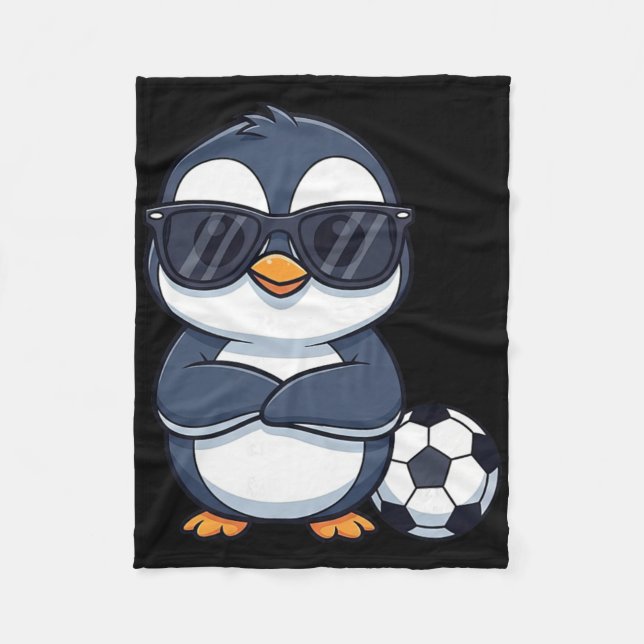 Cooler Cartoon-Pinguin-Fußballspieler  Fleecedecke (Vorderseite)