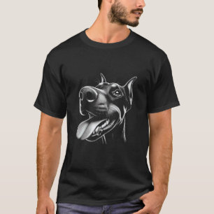 Cooler Dobermann streckt spielerisch die Zunge her T-Shirt