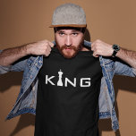 Cooler King Typografy Chess Player T-Shirt<br><div class="desc">Ein cooles,  einfaches Design für diejenigen,  die Schach spielen Liebe.</div>