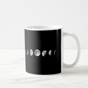 Cooler Mond teilt weiße Tasse in Phasen ein