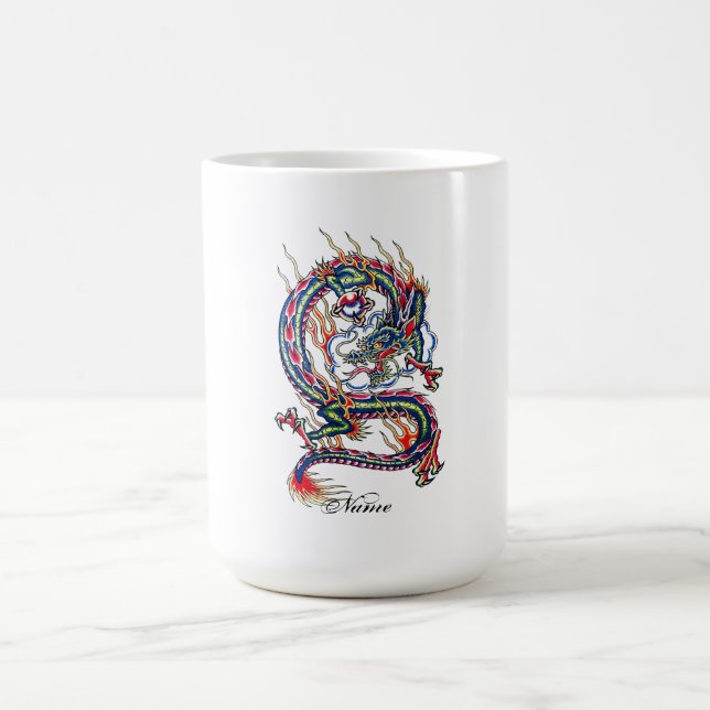 Cooler orientalischer roter Drache mit Kaffeetasse (Mittel)