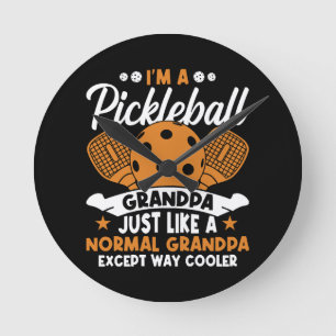 Cooler Pickleball-Opa-Spieler Runde Wanduhr