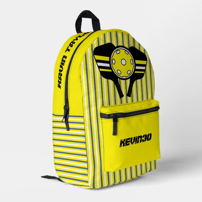Cooler Pickleball-Spieler mit gelbem Streifen Bedruckter Rucksack (Rückseitige Ecke links)