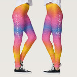 Cooler Rainbow Gradient Handgeschriebener Name Far Leggings<br><div class="desc">Diese coolen, trendigen Leggings zeichnen sich durch einen atemberaubenden Regenbogenverlauf aus, der von Gelb zu Rosa und lila wechselt und so einen lebendigen und spielerischen Look schafft. Die Seiten sind mit Ihrem Namen in einem modernen, stilvollen, handgeschriebenen weißen Skript personalisiert, das eine einzigartige Touch. Diese Leggings sind perfekt für alle...</div>