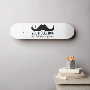 Cooler Spaß ich Ihnen eine Frage Schwarz und Weiß Skateboard