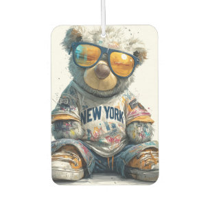 Cooler Teddy Bär in Sonnenbrille und ein New Yorke Autolufterfrischer