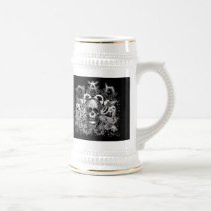 Cooler VATER in den Schwermetallart-T-Shirts und Bierglas