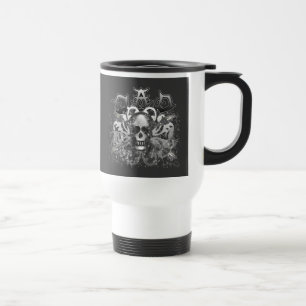 Cooler VATER in den Schwermetallart-T-Shirts und Reisebecher