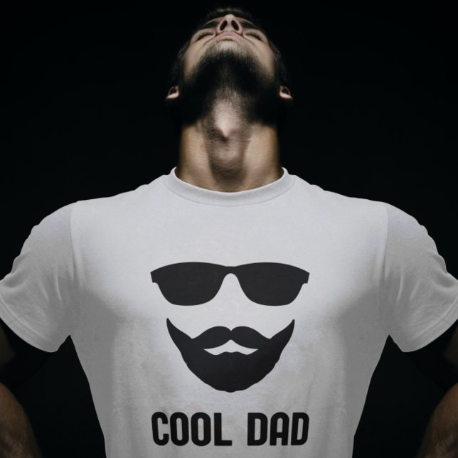 Cooler Vater | Sie können die Grafikfarbe ändern T-Shirt (Von Creator hochgeladen)
