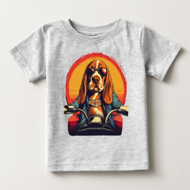 Cooles Basset-Hundbiker bei Sonnenuntergang Baby T-shirt (Vorderseite)