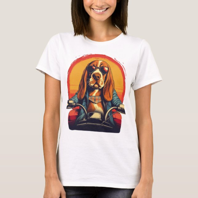 Cooles Basset-Hundbiker bei Sonnenuntergang T-Shirt (Vorderseite)