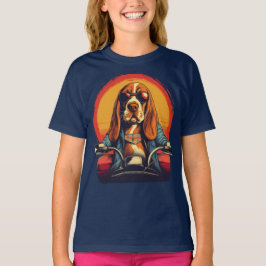 Cooles Basset-Hundbiker bei Sonnenuntergang T-Shirt