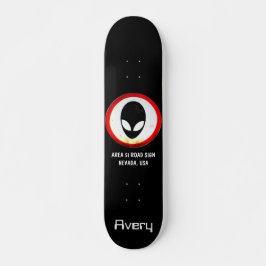 Cooles benutzerdefiniertes 'Area 51' Road Sign Nam Skateboard