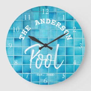 Cooles Blue Tile Schwimmbad Familienname Große Wanduhr