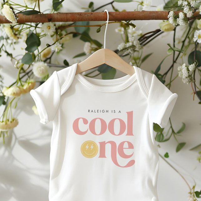 Cooles erhabenes Mädchen Baby Strampler (Von Creator hochgeladen)