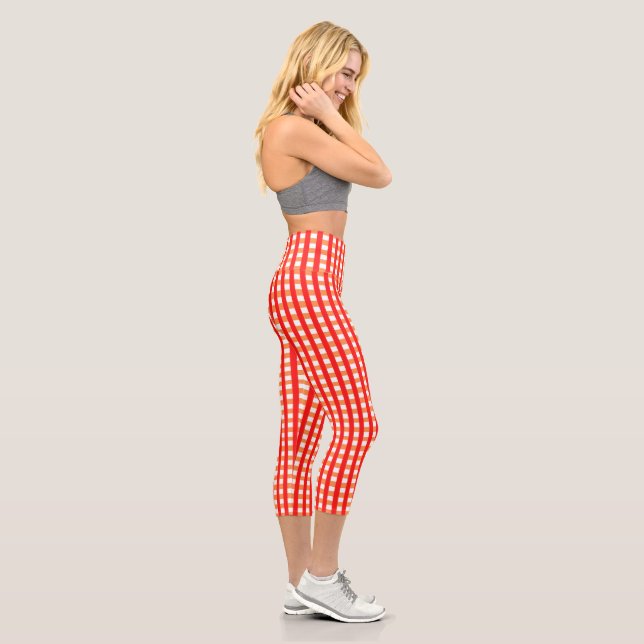 Cooles Gingham Orange-, Rot- und Weißmuster-Design Capri Leggings (Rechts)
