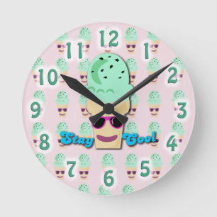 Cooles Ice Cream Cone Niedlicher Cartoon Runde Wanduhr
