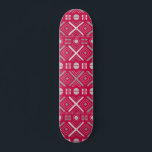 Cooles modernes geometrisches, rosa Silbermuster Skateboard<br><div class="desc">Das cool Modern Geometric Tribal Pink Silver Pattern Skateboard zeichnet sich durch ein modernes silbernes geometrisches Tribal-Muster auf einem rosa Hintergrund aus. Entworfen von ©Evco Studio www.zazzle.com/store/evcostudio</div>