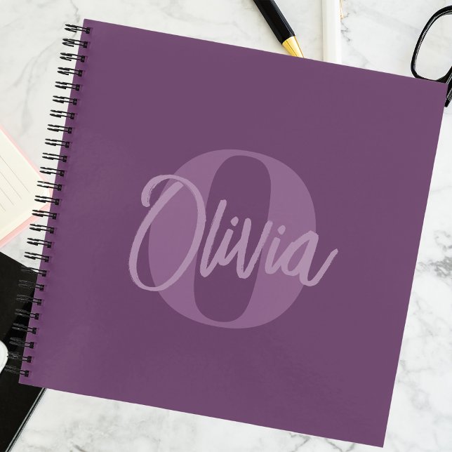 Cooles Monochrome Lila Trendy Script Monogram Notizbuch (Von Creator hochgeladen)