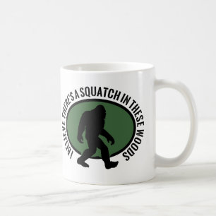Cooles ovales Squatch in diesem Holz Tasse