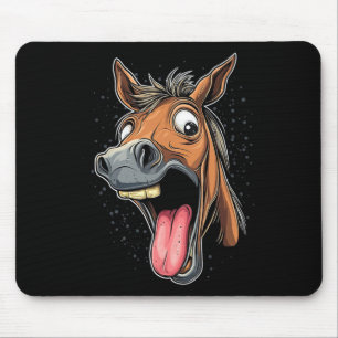 Cooles Pferd mit Zungenpferden auf Pferdebasis Mousepad