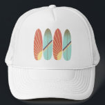 Cooles Retrorot und blaues Surfbrett Truckerkappe<br><div class="desc">Coole Vintage Surfbrettmalerei</div>