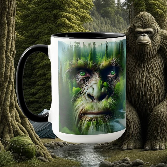 Cooles Sasquatch im Wald Tasse (Von Creator hochgeladen)