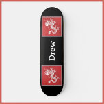 Cooles Skateboard für Rot und Schwarz<br><div class="desc">Cooles Drachendesign in Rot,  Weiß und Schwarz.</div>