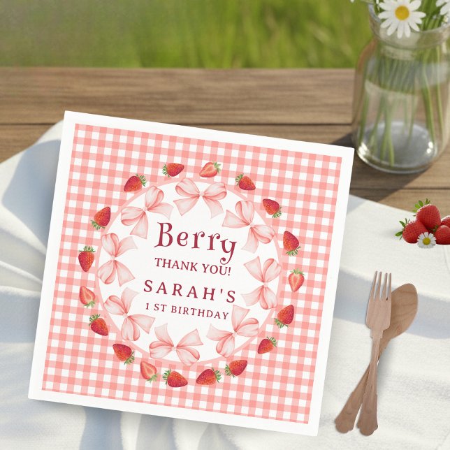 Coquette Berry Erster Geburtstag Rot Gingham  Serviette (Coquette Berry First Birthday Red Gingham Napkins)