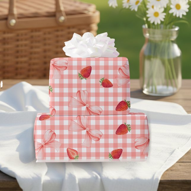 Coquette Berry First Birthday Red Gingham Geschenkpapier (Coquette Berry First Birthday Red Gingham Wrapping Paper)