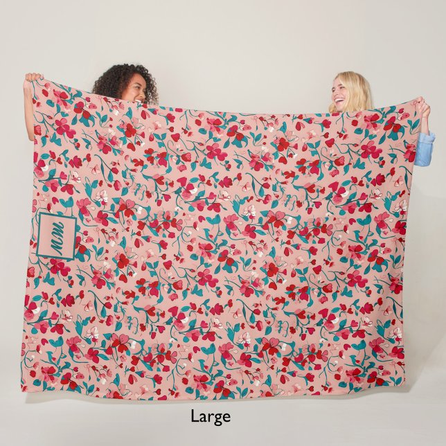Coquette Blumenrosa und aquamarine Monogramm Fleecedecke (Von Creator hochgeladen)