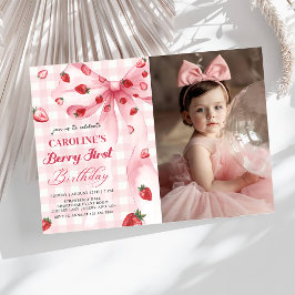 Coquette Bow Berry First Strawberry Birthday Foto Einladung